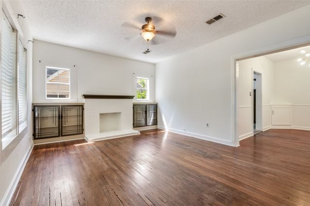 2857 W 12th Street, Dallas, TX 75211
