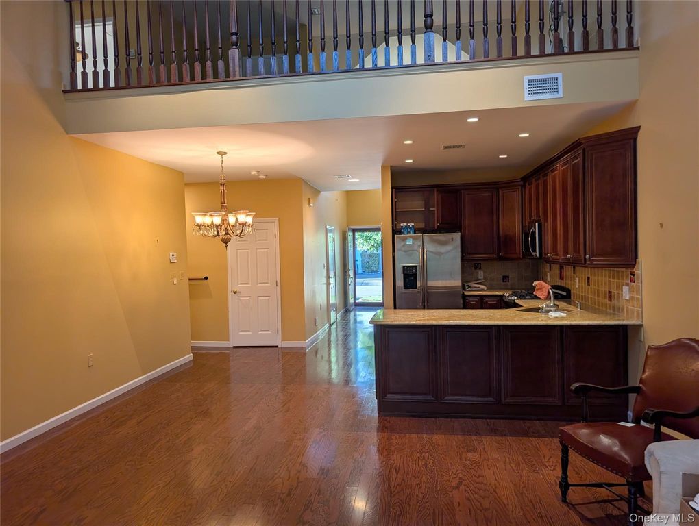 193 Pond View Drive, Port Washington, NY 11050 — photo 2
