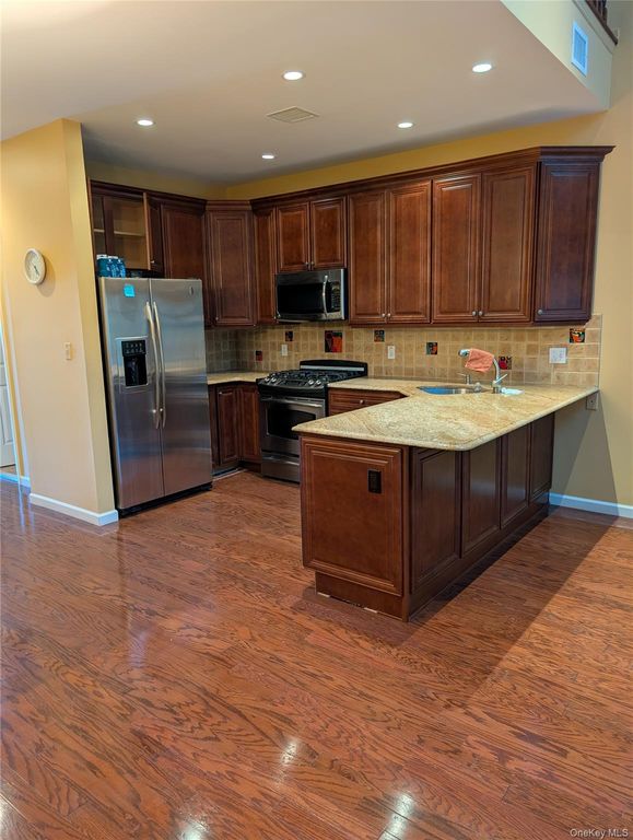 193 Pond View Drive, Port Washington, NY 11050 — photo 3