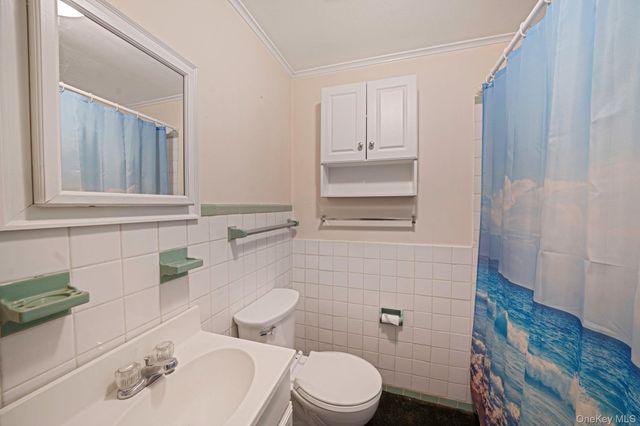 23 Lakewood Avenue, Ronkonkoma, NY 11779