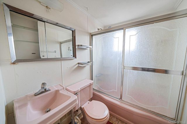 23 Lakewood Avenue, Ronkonkoma, NY 11779