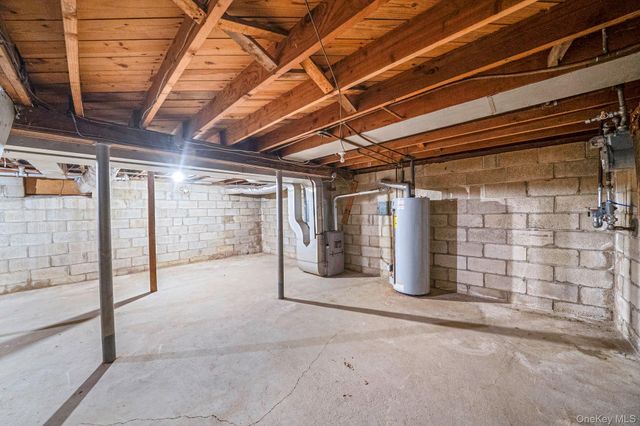 23 Lakewood Avenue, Ronkonkoma, NY 11779