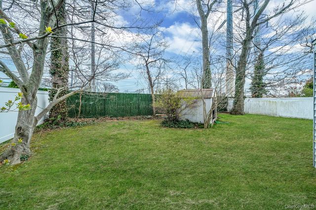 23 Lakewood Avenue, Ronkonkoma, NY 11779