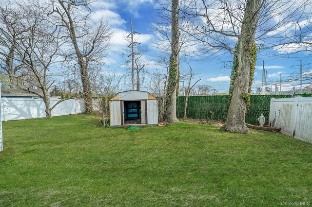 23 Lakewood Avenue, Ronkonkoma, NY 11779