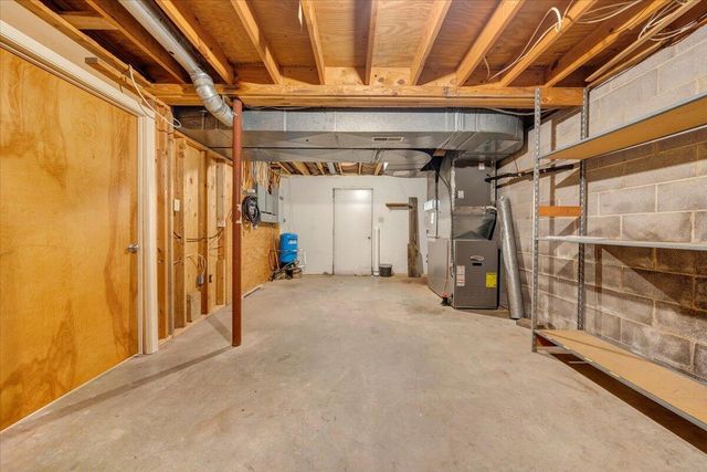 11 Ferns LN, Fincastle, VA 24090