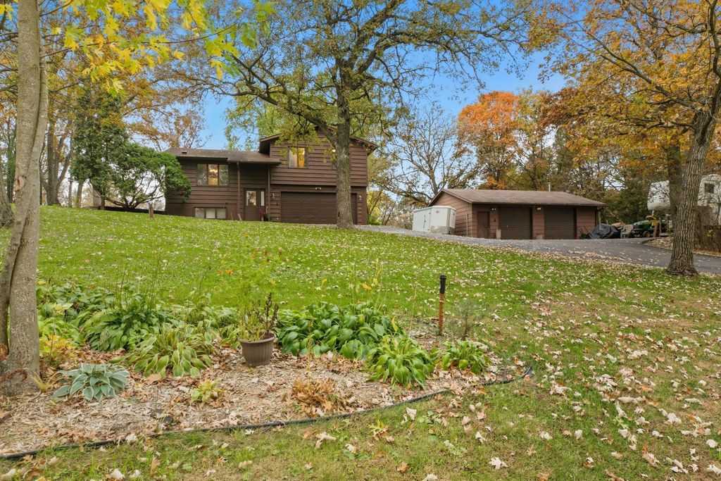 9175 Lakewood Shore Road NW, Rice, MN 56367