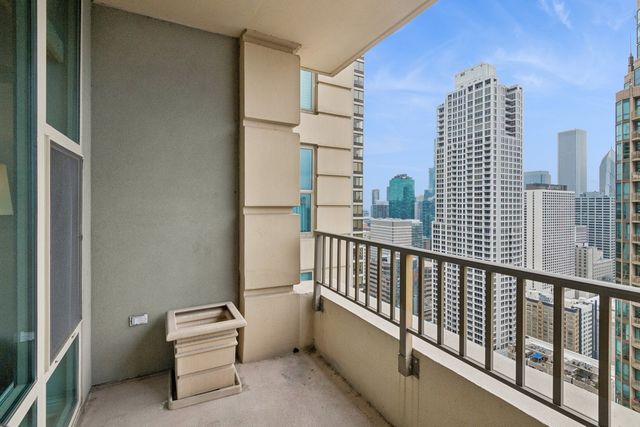 25 E Superior Street 3903, Chicago, IL 60611