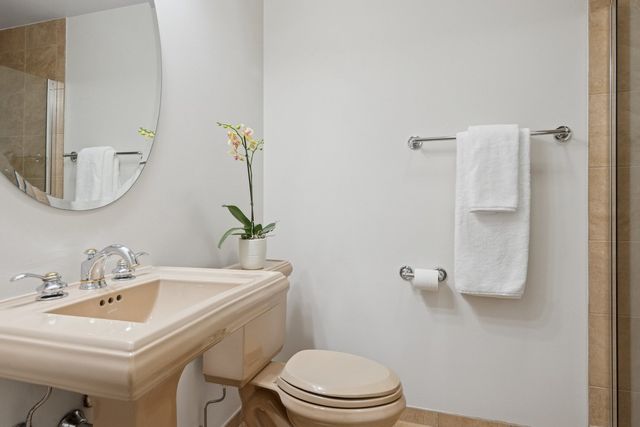 25 E Superior Street 3903, Chicago, IL 60611