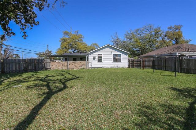 1100 Arkansas Street, Lake Charles, LA 70607