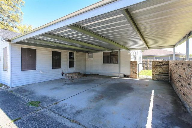 1100 Arkansas Street, Lake Charles, LA 70607