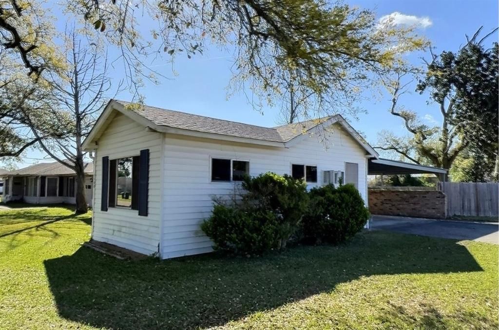 1100 Arkansas Street, Lake Charles, LA 70607