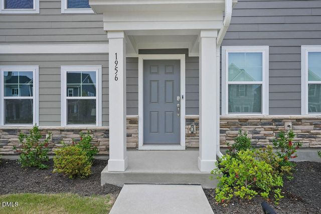 1956 Rosedale Ridge Avenue, Wake Forest, NC 27587