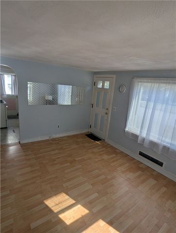 23 Harmony Court, Warwick, RI 02889