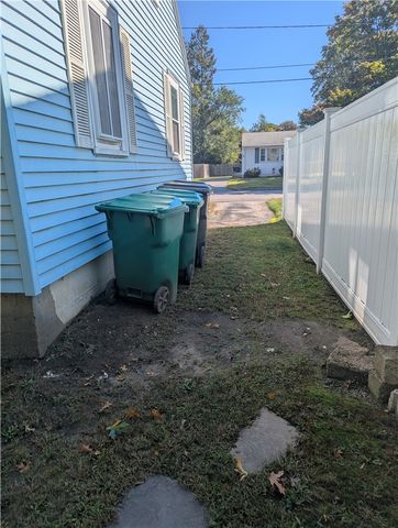 23 Harmony Court, Warwick, RI 02889