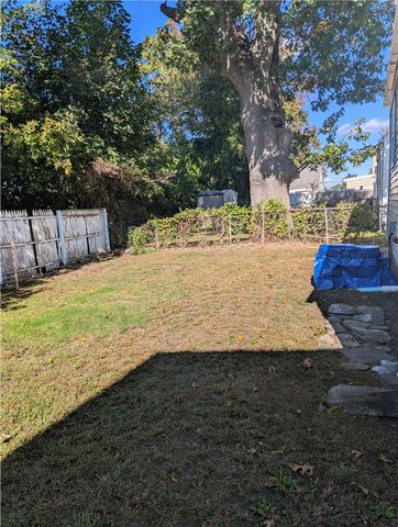 23 Harmony Court, Warwick, RI 02889