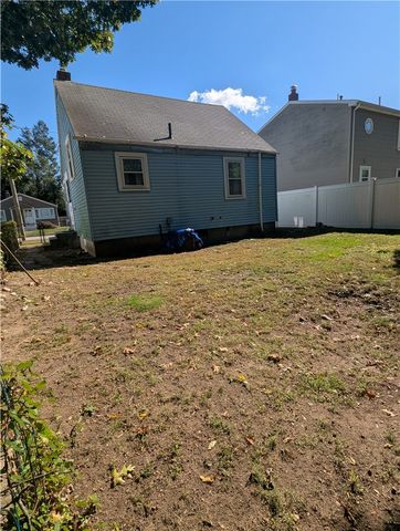 23 Harmony Court, Warwick, RI 02889
