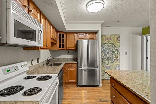 128 Warren St 15, Lowell, MA 01852