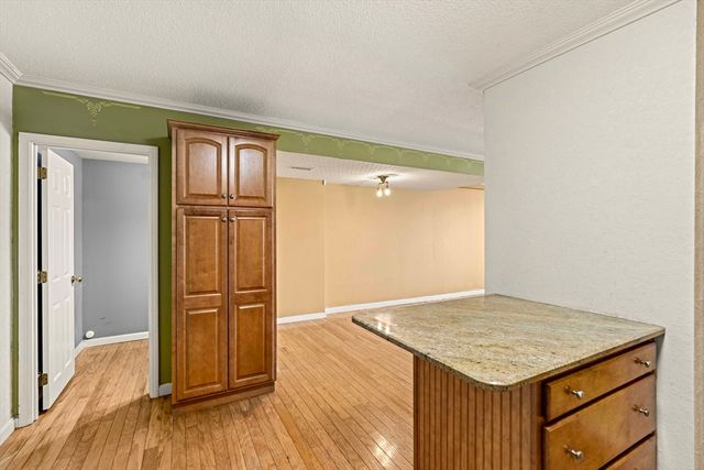 128 Warren St 15, Lowell, MA 01852