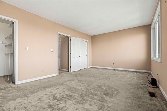 128 Warren St 15, Lowell, MA 01852