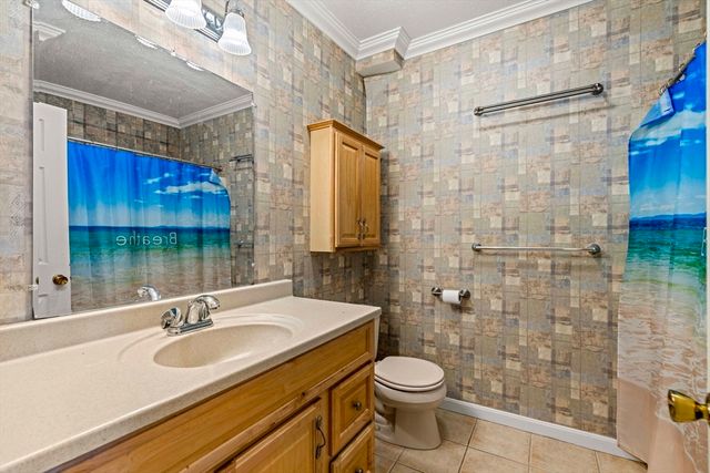 128 Warren St 15, Lowell, MA 01852