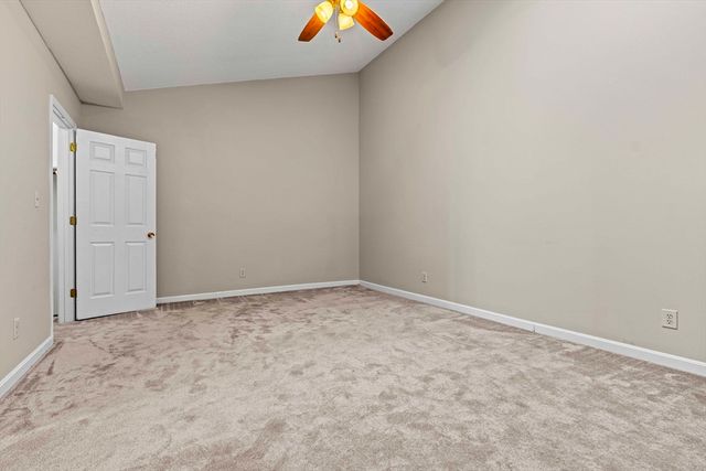 128 Warren St 15, Lowell, MA 01852