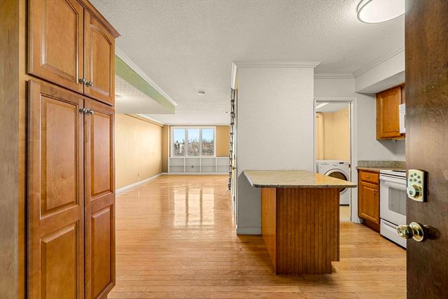128 Warren St 15, Lowell, MA 01852