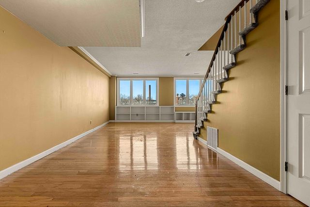 128 Warren St 15, Lowell, MA 01852