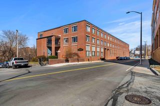 128 Warren St 15, Lowell, MA 01852