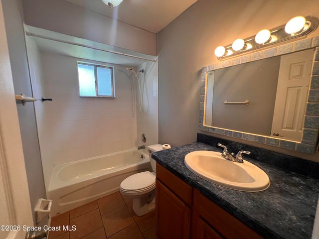 460 Bargello Avenue SE, Palm Bay, FL 32909