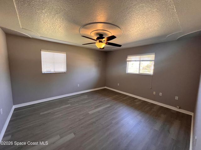 460 Bargello Avenue SE, Palm Bay, FL 32909