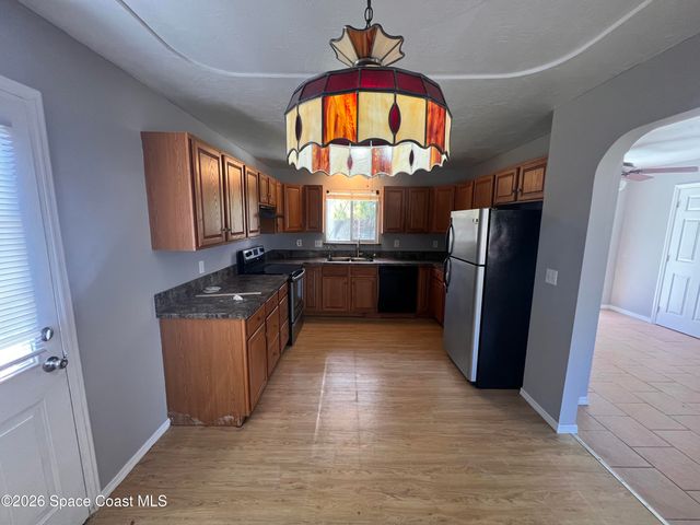 460 Bargello Avenue SE, Palm Bay, FL 32909