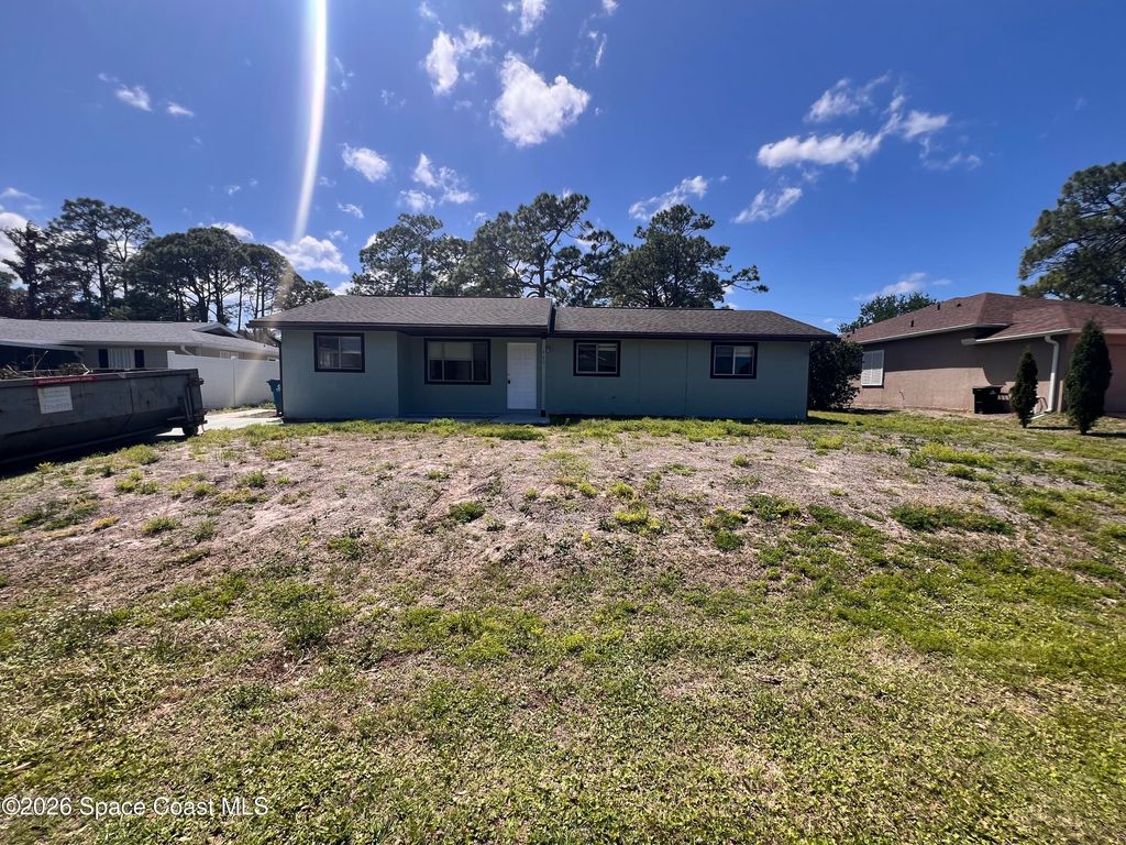 460 Bargello Avenue SE, Palm Bay, FL 32909