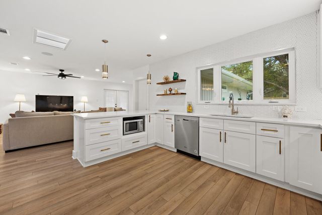 6712 Northeast DR, Austin, TX 78723