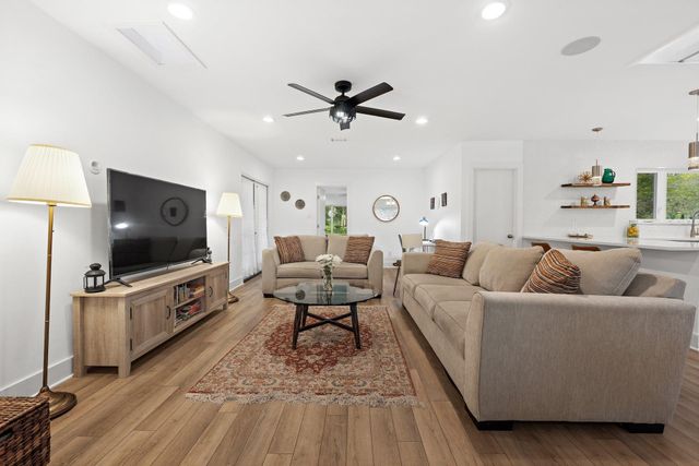 6712 Northeast DR, Austin, TX 78723