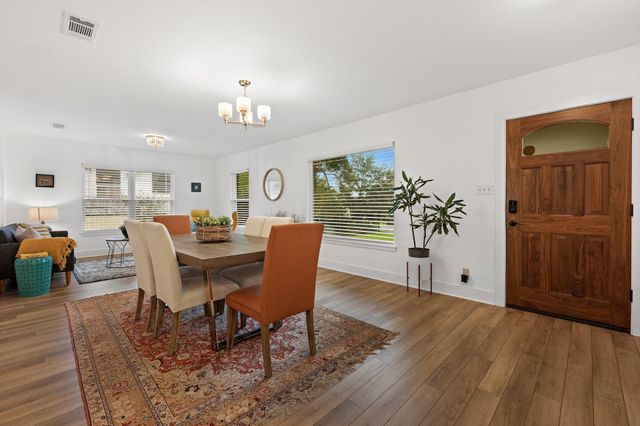 6712 Northeast DR, Austin, TX 78723