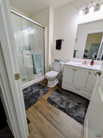 846 PETROS DR, Rapid City, SD 57701