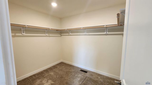 846 PETROS DR, Rapid City, SD 57701