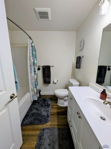 846 PETROS DR, Rapid City, SD 57701