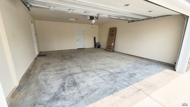 846 PETROS DR, Rapid City, SD 57701