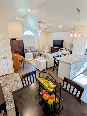 846 PETROS DR, Rapid City, SD 57701