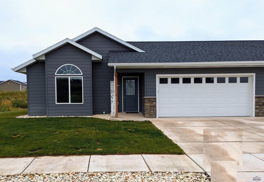 846 PETROS DR, Rapid City, SD 57701