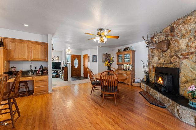 370 Horseshoe Drive, Grants Pass, OR 97526