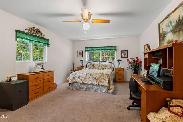 370 Horseshoe Drive, Grants Pass, OR 97526