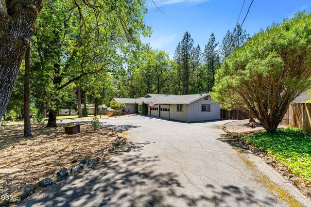 370 Horseshoe Drive, Grants Pass, OR 97526
