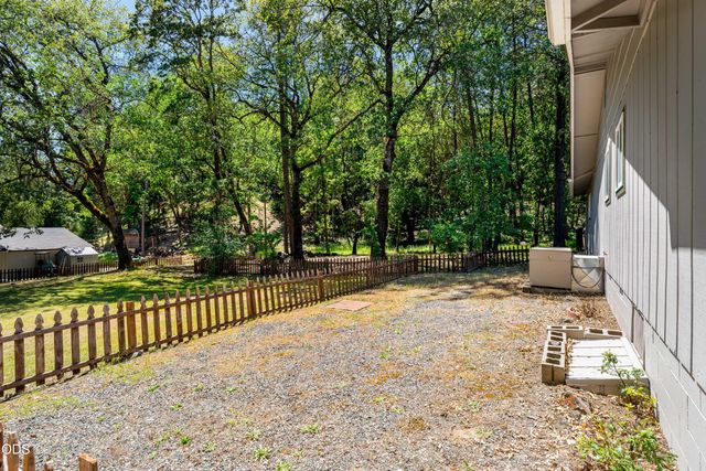 370 Horseshoe Drive, Grants Pass, OR 97526