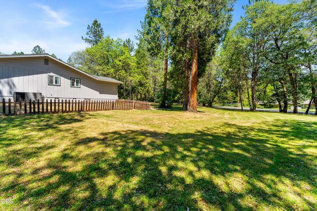 370 Horseshoe Drive, Grants Pass, OR 97526