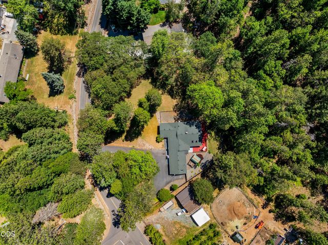 370 Horseshoe Drive, Grants Pass, OR 97526