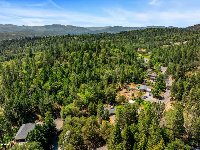 370 Horseshoe Drive, Grants Pass, OR 97526