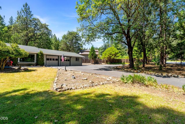 370 Horseshoe Drive, Grants Pass, OR 97526