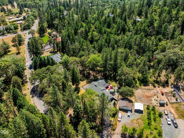 370 Horseshoe Drive, Grants Pass, OR 97526